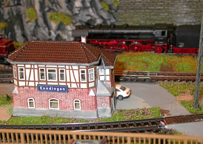 146 Stellwerk Enndingen.JPG - Das neue Stellwerk Enndingen. Der Stellwerker hat hier alles im Blick